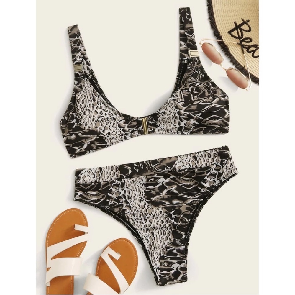 SHEIN Bikini - Picture 2 of 8